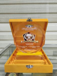jasa pembuatan plakat