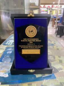 plakat kayu custom