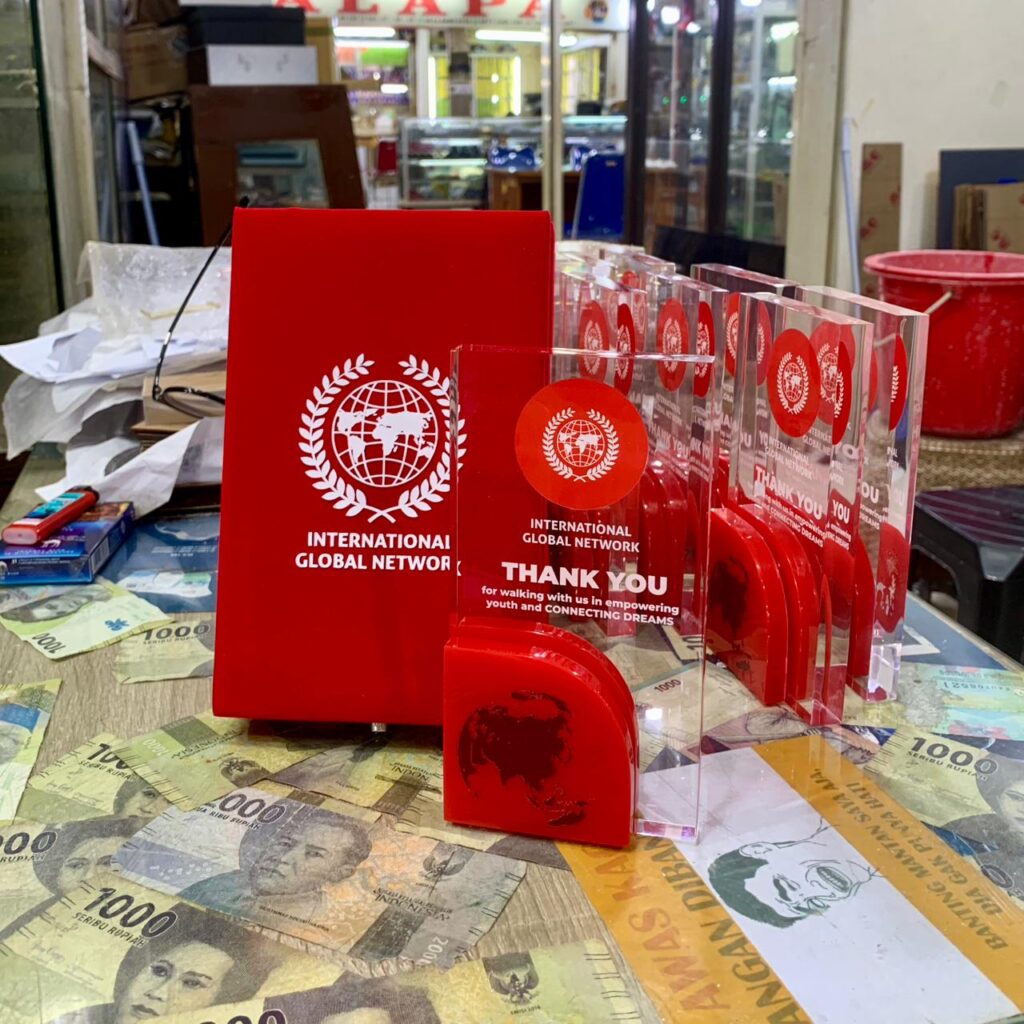 jual plakat akrilik terdekat